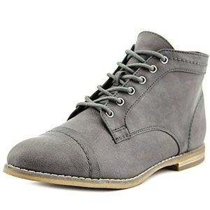 Indigo Rd. Womens Harts Leather Cap Toe Oxfords
